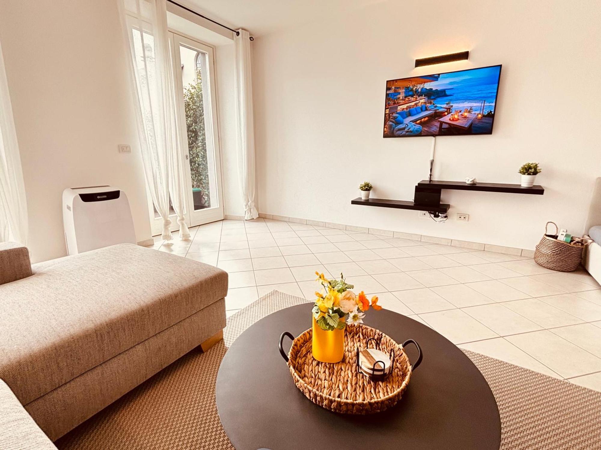 Lago Villa Zen - Apartment With Jacuzzi, Panoramic Views Лено Екстериор снимка